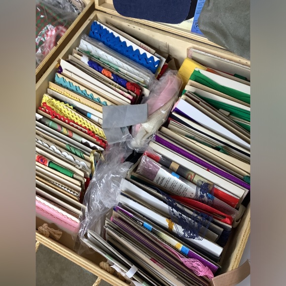 Large Lot of Vintage Sewing Trims and Ribbons For Sewing And Crafts - Picture 5 of 6